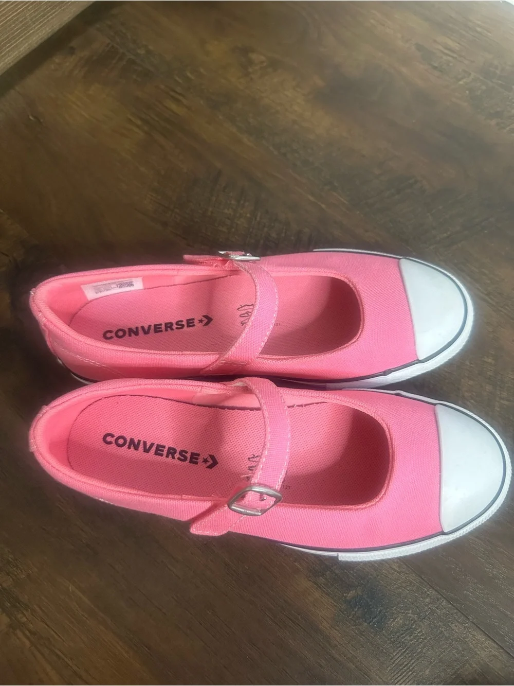 Converse bright pink